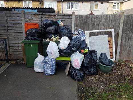 Business waste collection service in Borough